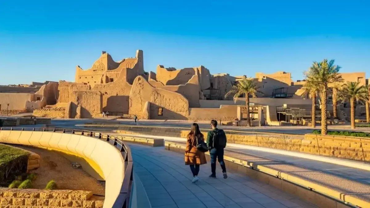 رسمياً: السعودية تتحدى العالم - تصل لـ122 مليون سائح وتقتحم قائمة الـ12 الأقوى عالميًا… مصر تتزعم الزوار!