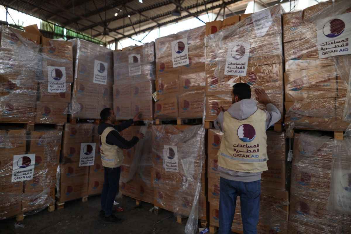 المساعدات القطرية.. شريان حياة يغيث الفلسطينيين في واقع إنساني مأساوي بقطاع غزة