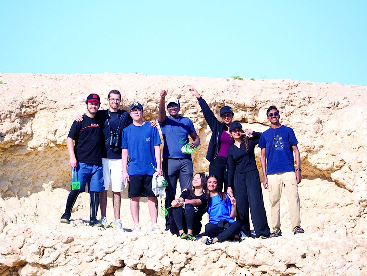 طلاب وايل كورنيل يستكشفون تنوّع جزيرة «بن غنام»