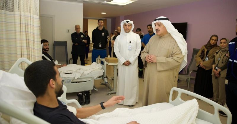 وزير الصحة يطمئن على مصابي الطوارئ الطبية