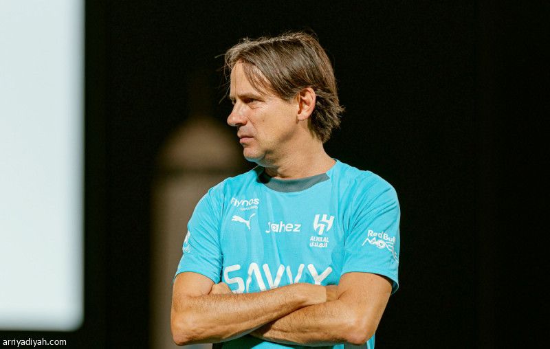 إنزاجي في نصف النهائي .. نتائج لافتة قربت 4 ألقاب