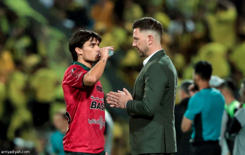 باكينجهام: جهد اللاعبين سر بلوغ النهائي