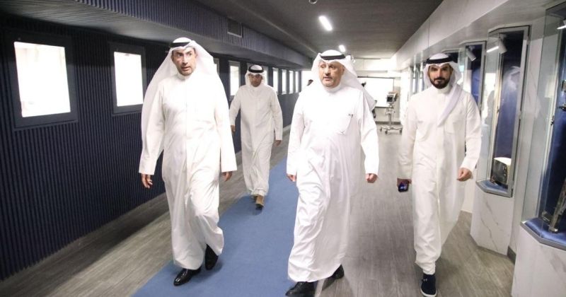 العمر تفقد وزارة الإعلام: أداء متميز والتزام وطني