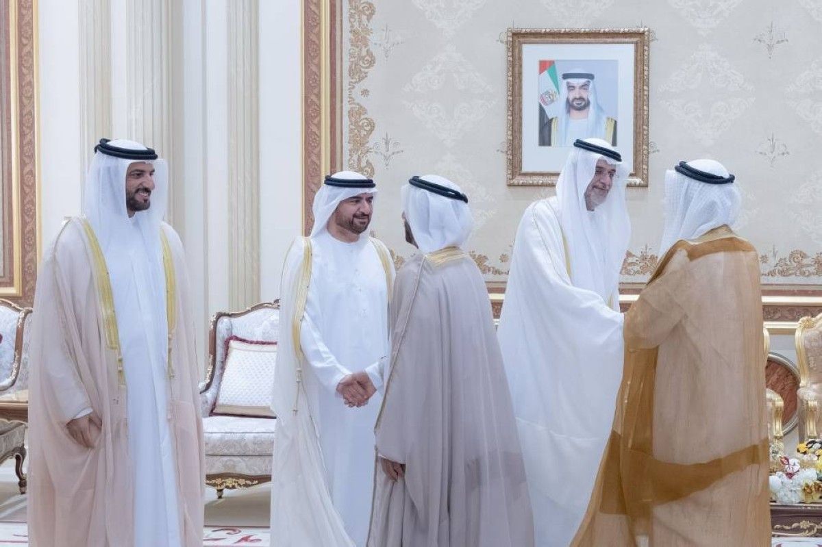 حاكم الشارقة يستقبل المهنئين بعيد الفطر السعيد