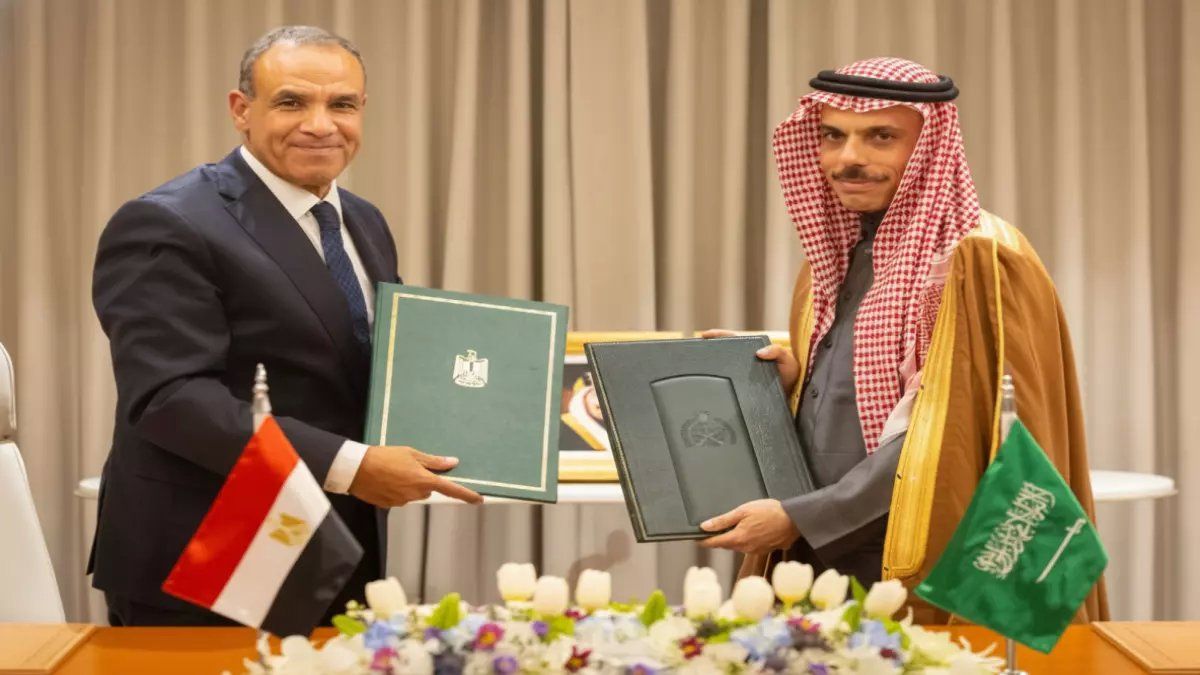 رسمياً: اتفاقية تاريخية بين مصر والسعودية لإعفاء 3 أنواع من الجوازات من التأشيرات - تداعيات اقتصادية هائلة!