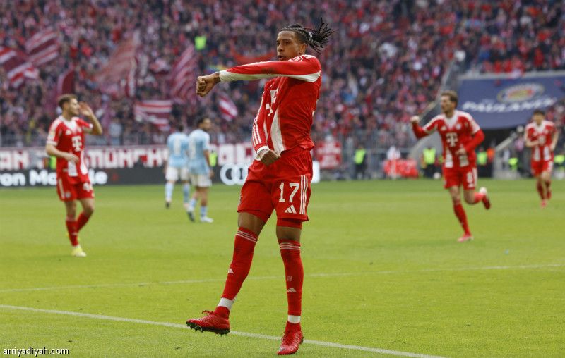 الرباعية الخامسة.. بايرن يبتعد بالصدارة