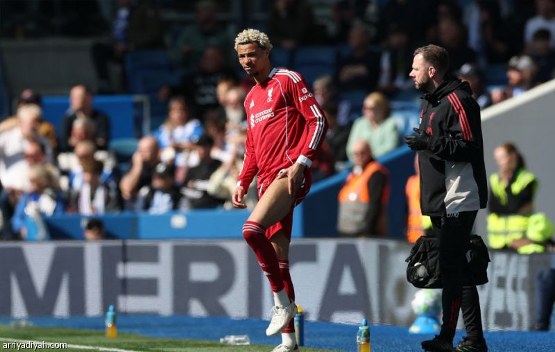 إيكيتيكي يغادر بعد 8 دقائق