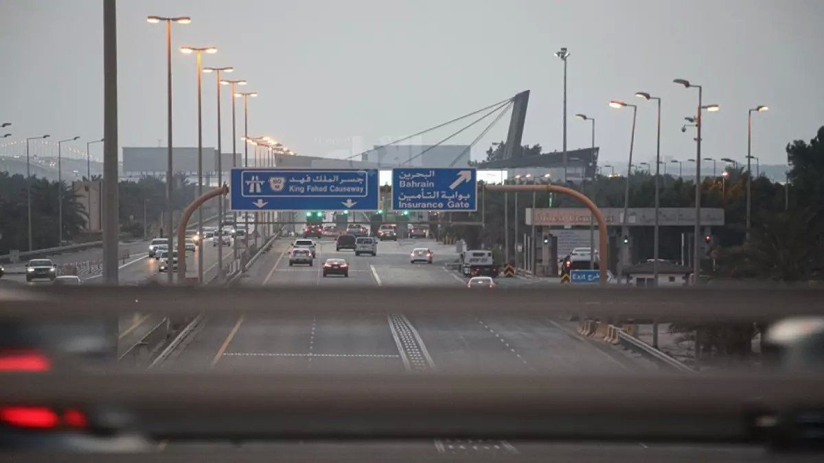 رسمياً: اختراع الجوازات السعودية يحول السفر البري إلى تجربة ثورية… هنا الطريقة التي ستغير طريقة عبورك للمنافذ!