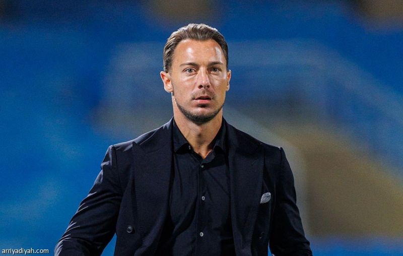 الأهلي يستعين بالشباب قبل ضمك