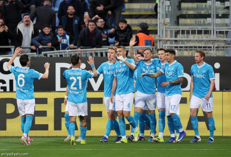 نابولي يصعد إلى وصافة الدوري الإيطالي