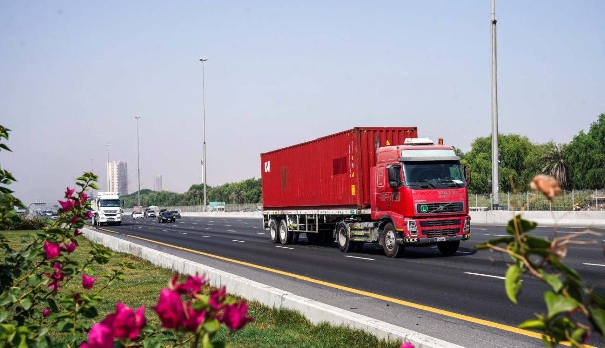 تمديد رفع حركة حظر الشاحنات على شوارع دبي حتى إشعار آخر