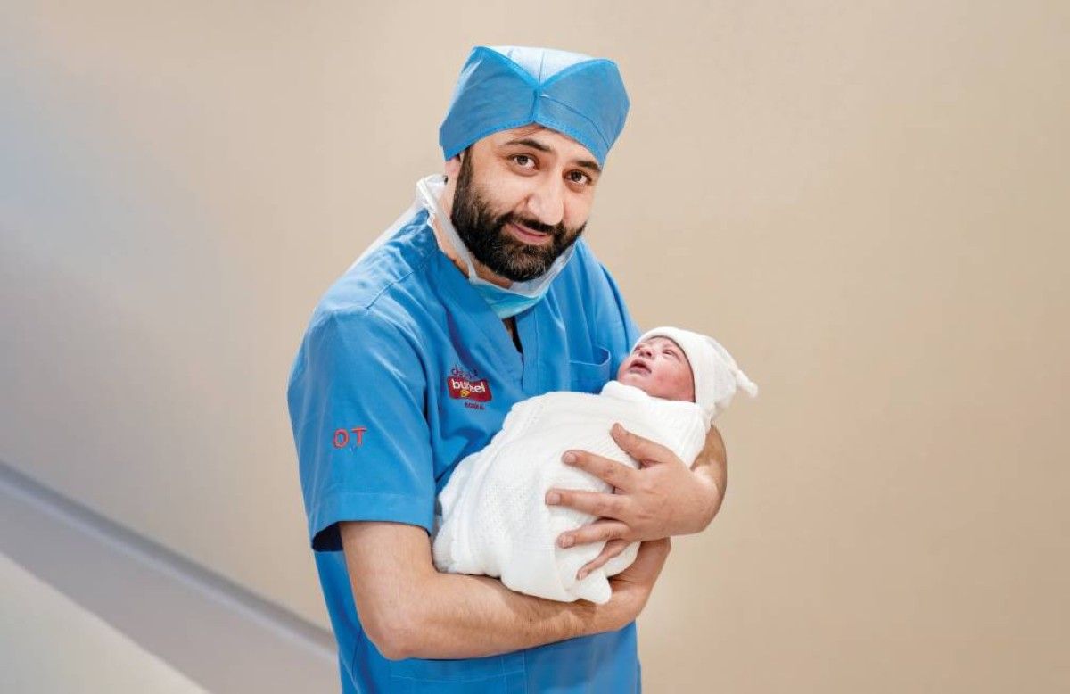 أبوظبي تستقبل أول مواليد العيد