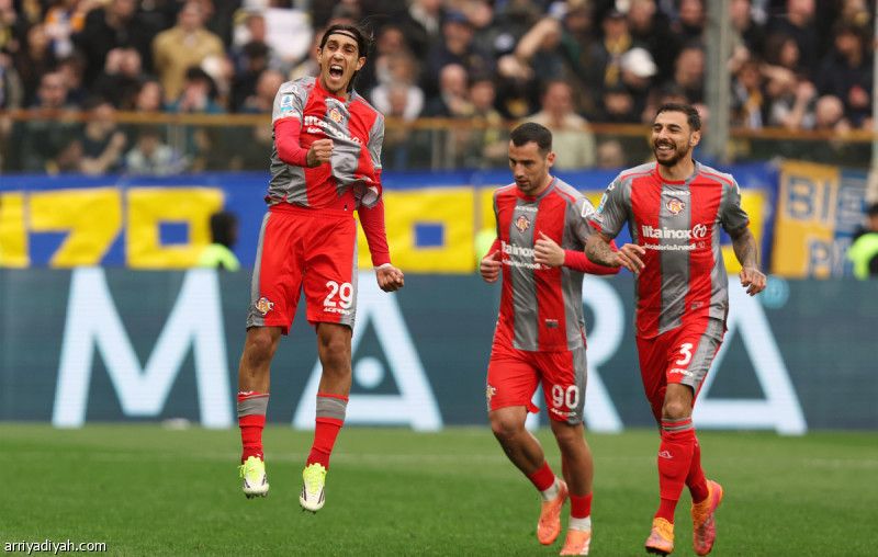 كريمونيزي يفوز بعد 15 تعثرا