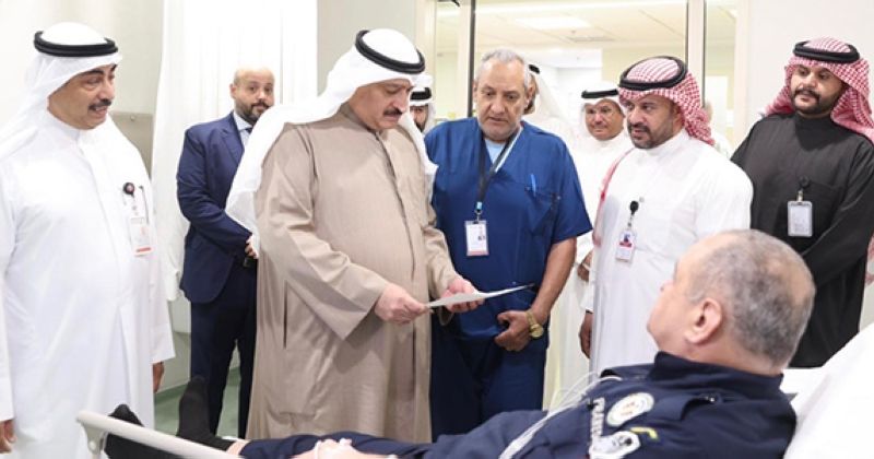 وزير الصحة تفقد مستشفيي الفروانية والجهراء: الاستمرار في تقديم الرعاية الصحية وفق أعلى المعايير