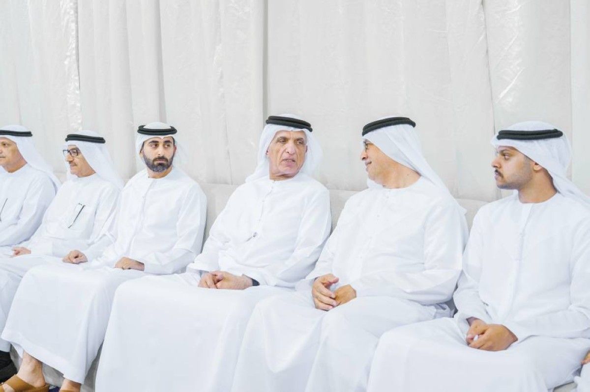 سعود بن صقر يعزي في وفاة محمد عبدالرزاق الطير