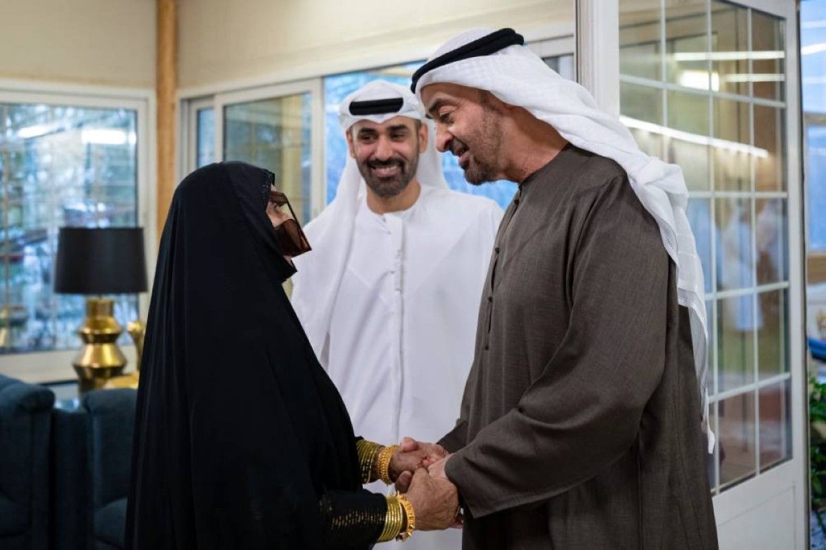 رئيس الدولة يزور حمد سعيد البلوشي