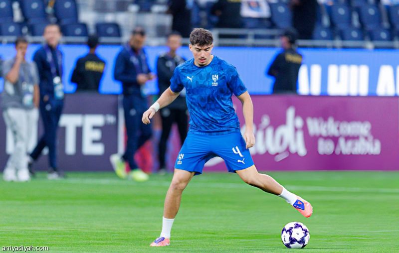 مينا تعيد تأهيل أكتشيشيك واليامي