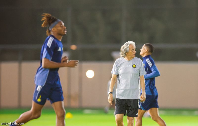 النصر يختار الأنوار ويستدعي الطحان