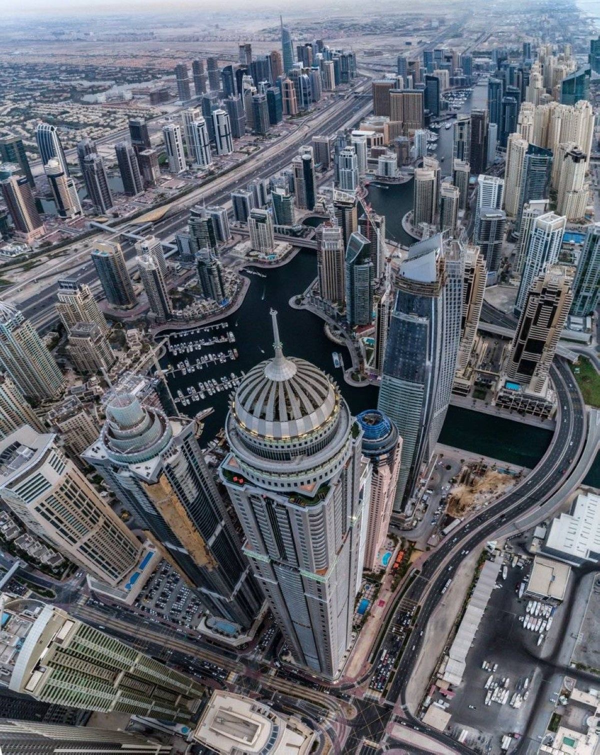 مصرفي بريطاني: الحياة بدبي تجربة استثنائية.. وسأستمر في الاستثمار العقاري