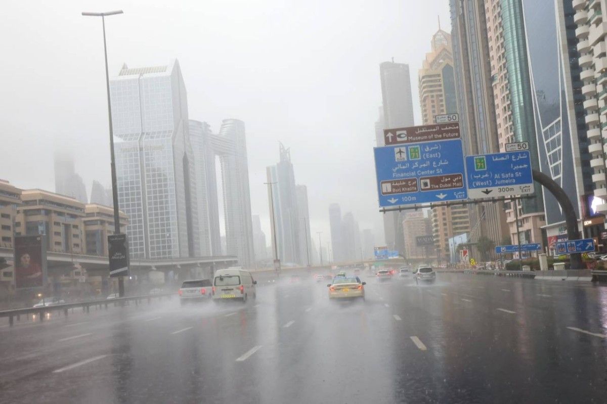 دبي تحت المطر .. مدينة ساحرة