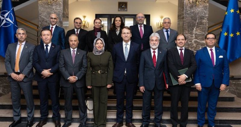 السفراء العرب في بولندا مع نائب رئيس الوزراء ووزير الخارجية البولندي