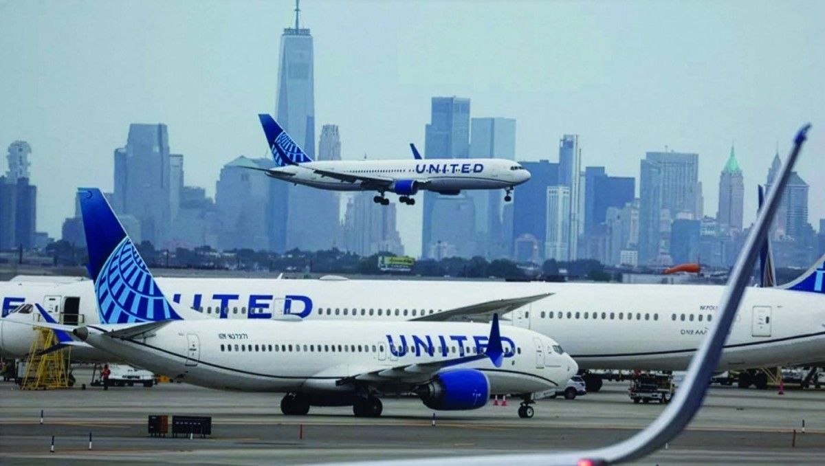 "يونايتد إيرلاينز" تعتزم زيادة أسعار التذاكر 20% مع استمرار ارتفاع النفط