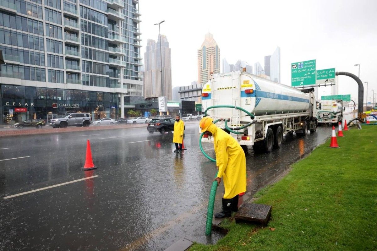 دبي.. جهود جبارة لفرق العمل على مدار الساعة لضمان انسيابية حركة المرور