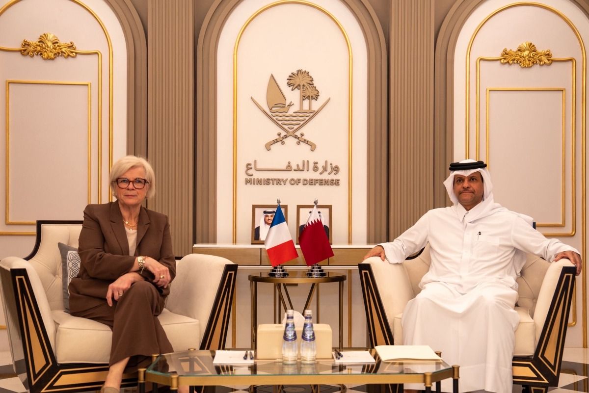 نائب رئيس مجلس الوزراء ووزير الدولة لشؤون الدفاع يلتقي وزيرة الجيوش الفرنسية