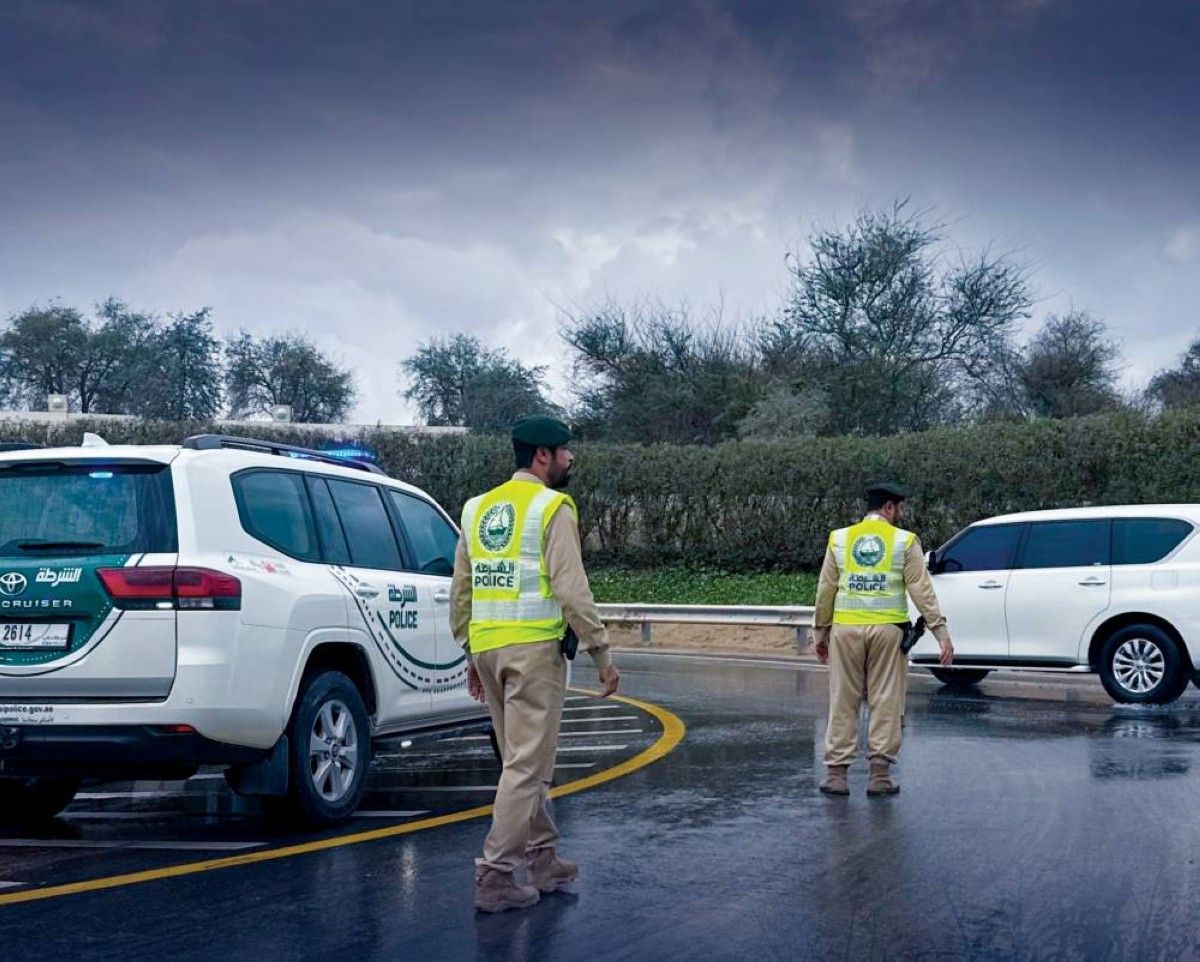 دبي تواجه «منخفض العزم» ميدانياً بـ678 صهريجاً وآلية ثقيلة و3000 مشرف وعامل