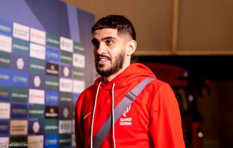 الأحمد يجري جراحة الرباط في الدوحة