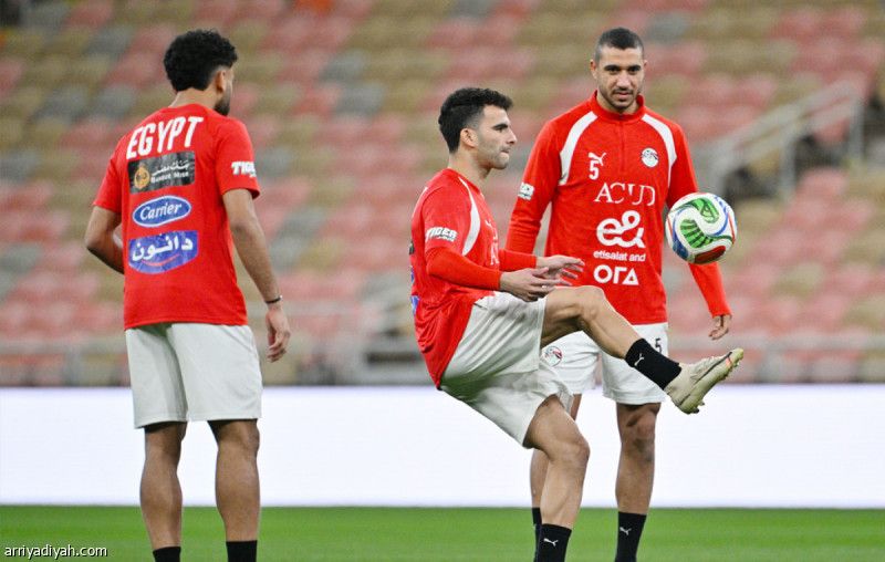 10 دقائق.. وزير الرياضة المصري يحفز «الفراعنة»