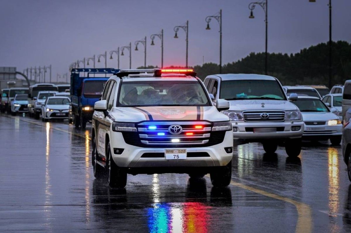 شرطة الشارقة تعزز جهودها لمواجهة تداعيات الحالة المطرية