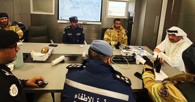 وزير الدفاع يتفقد مطار الكويت لمتابعة جهود السيطرة على الحريق إثر استهداف خزانات الوقود