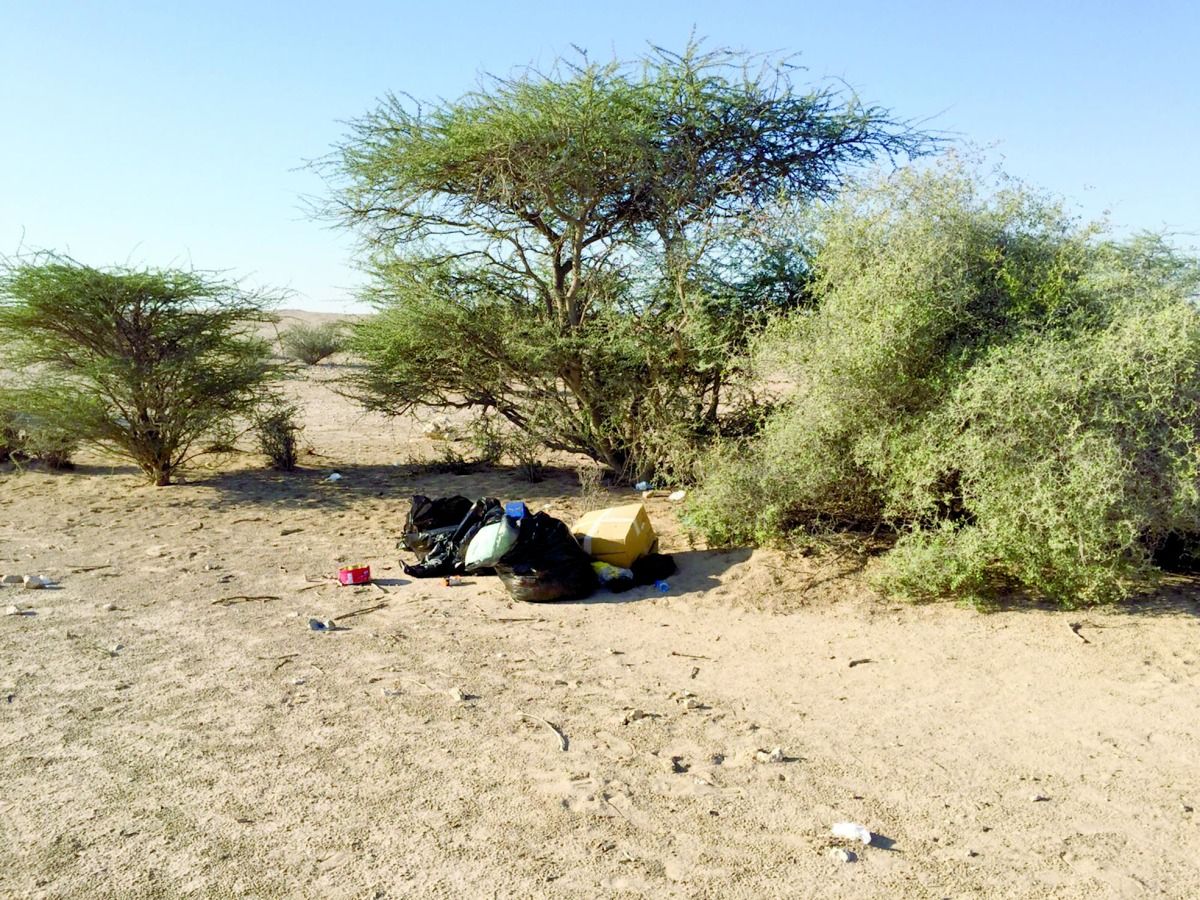 تزايد المخلفات بالمناطق البرية والشواطئ ظاهرة مؤقتة أم سلوك معتاد؟!