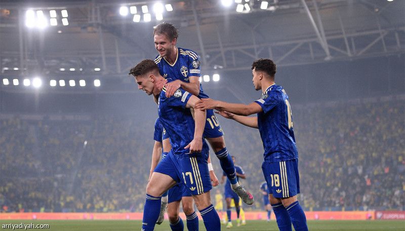 السويد تلامس المونديال.. والدنمارك تصدم مقدونيا