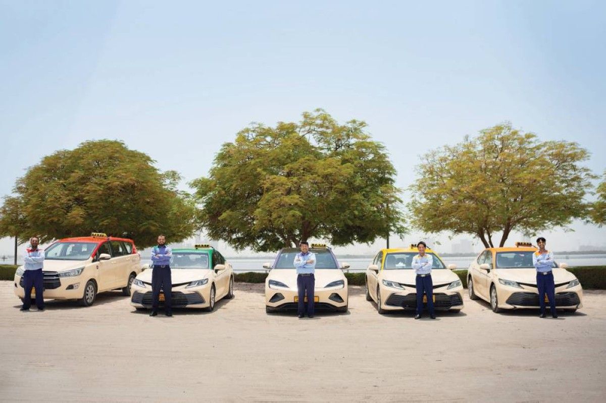 «هلا» و«كريم» تختتمان مبادرة إنسانية لدعم الكباتن بـ 300 ألف درهم