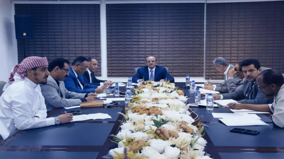 رسمياً: الريال اليمني ينتعش 45% في أسبوع… هل تنجح الحكومة في إنقاذ الاقتصاد من الانهيار؟