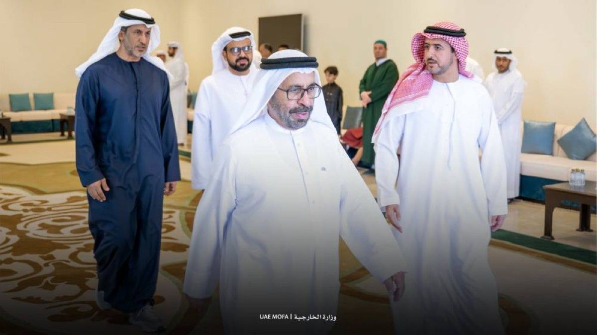 خليفة شاهين وسعيد الهاجري ينقلان تعازي عبد الله بن زايد في وفاة الشهيد محمد أزنيبلة