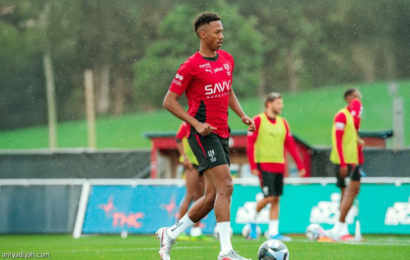 قرار يؤجل عودة الدوسري إلى الهلال