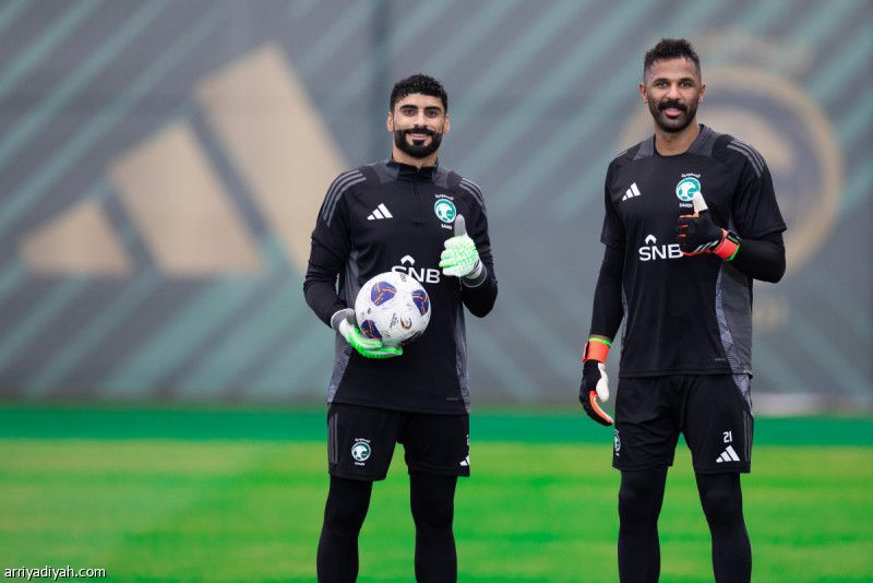 رينارد يستدعي العويس ويبعد لاجامي وكادش