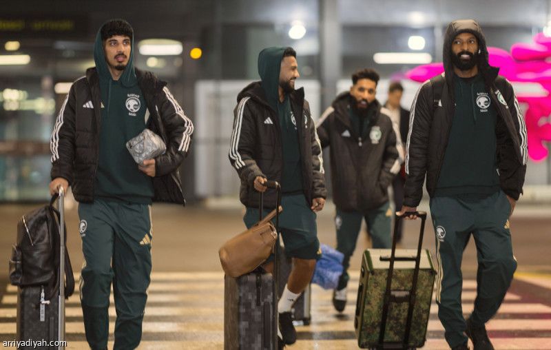 الأخضر يدشن معسكر بارتيزان