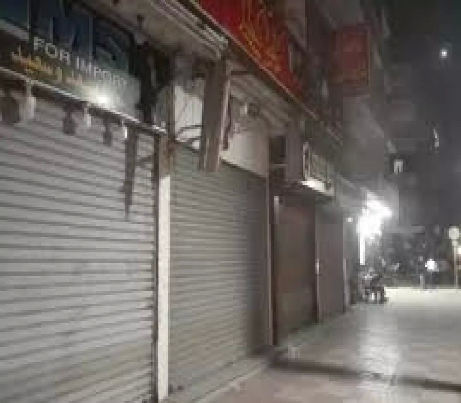 عاجل تبعات الحرب على لأبواب.. السلطات المصرية تغلق كافة المحلات بهذه الطريقة.. غرامات تصل 50 ألف جنيه والحبس للمخالفين!