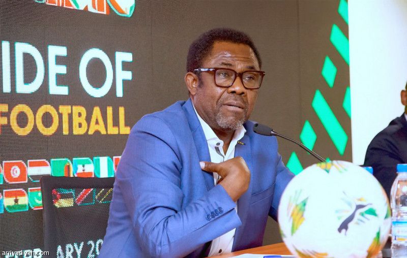 أومبا يودع الإفريقي بعد 30 عاما