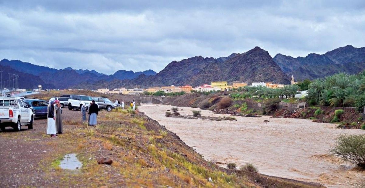 أمطار الخير ترسم الفرح.. والبر ملتقى العائلات