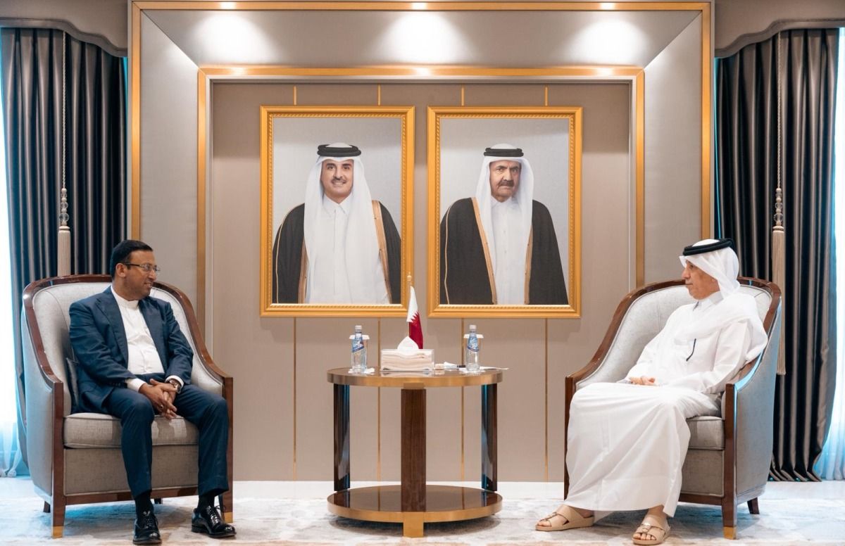 سمو الأمير يتلقى رسالة خطية من رئيس وزراء بنغلاديش