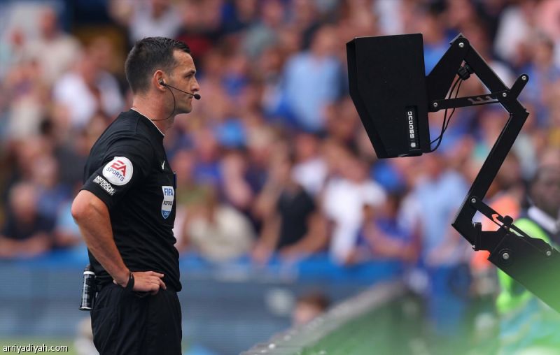الإنجليز يطالبون بالاستغناء عن «VAR»