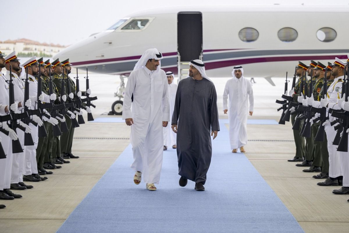سمو الأمير يصل أبوظبي