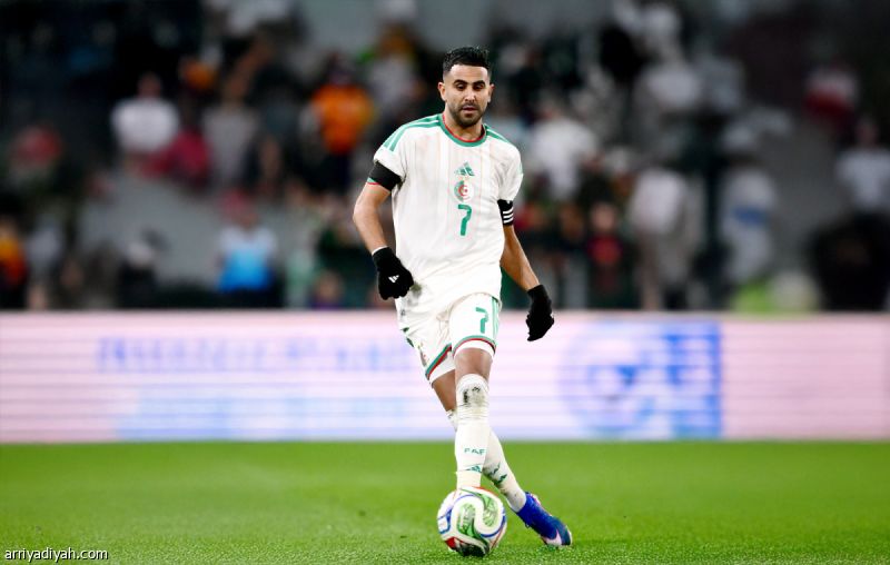 الجزائر تتعادل مع أوروجواي.. ومحرز بديل عوار