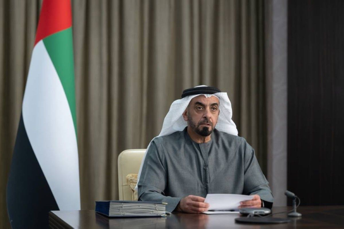 سيف بن زايد: الإمارات بخير بفضل القيادة الحكيمة وكفاءة القوات المسلحة وتكاتف المجتمع