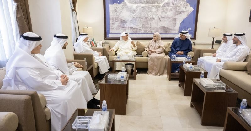 وزير الديوان الأميري: القيادة السياسية ترسّخ الطمأنينة والتماسك الوطني